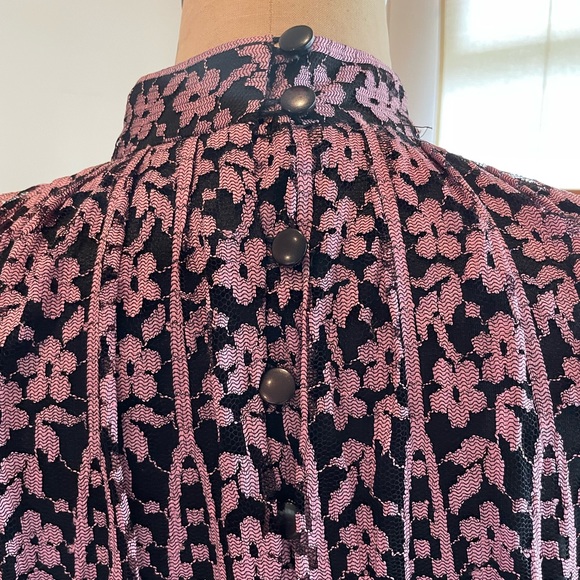 Pink Lace Damianou Dress - Picture 5 of 8